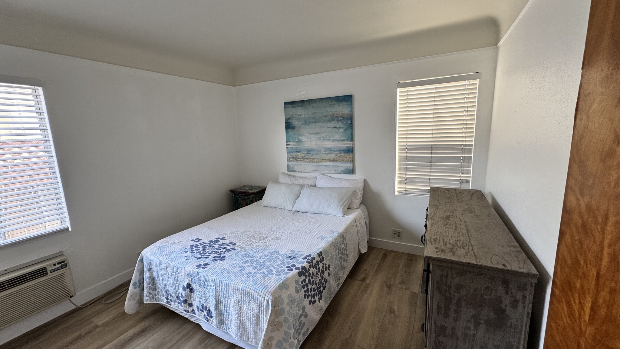 Second bedroom or office - 3822 Huron Ave