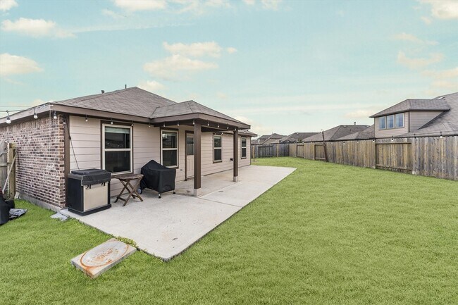 Building Photo - 3206 Sumac Dr