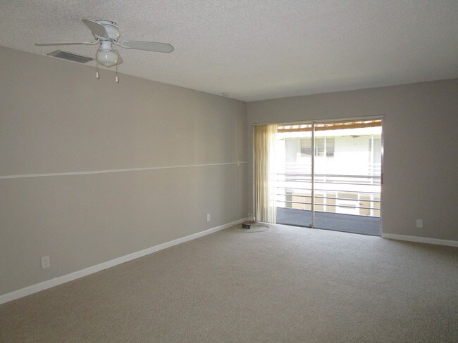 Building Photo - 10693 N Military Trl