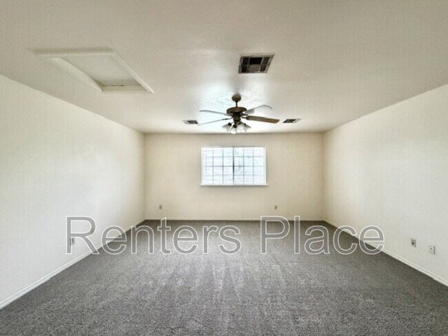 Building Photo - 8523 S 70th E Ave