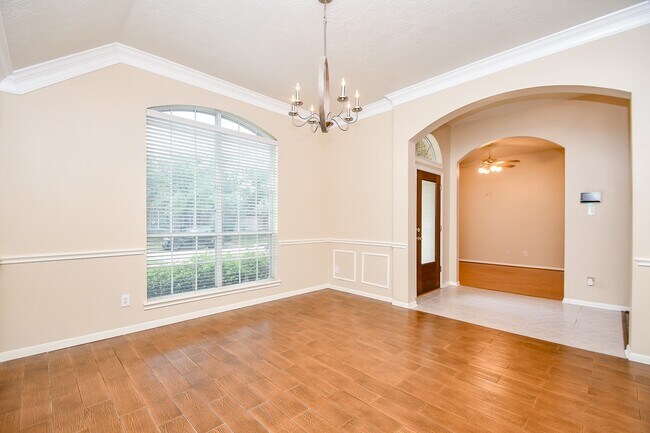Building Photo - 10018 Park Meadow Dr