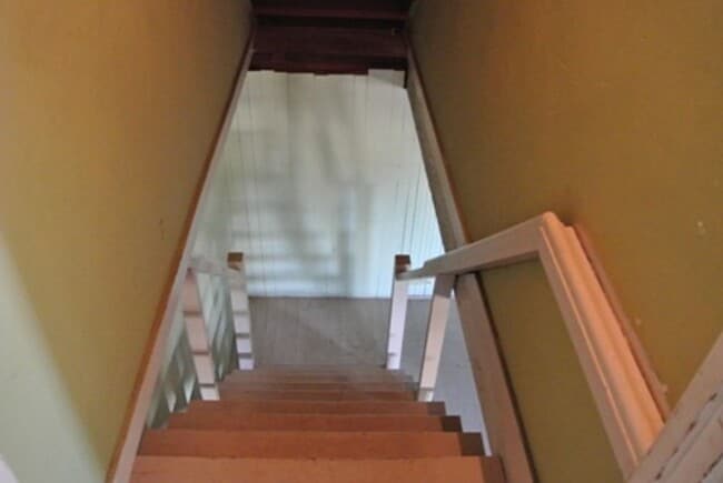 Building Photo - Charming Craftsman-Style 2BD/1BA Duplex – ...