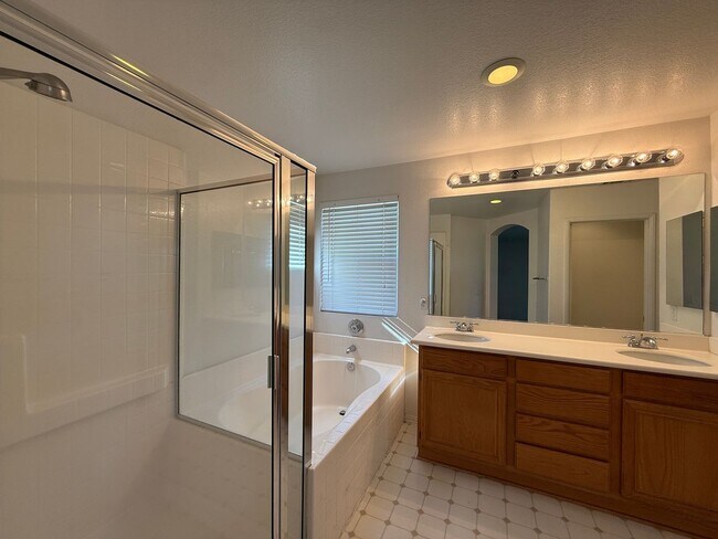 Building Photo - 43439 Bale Ct