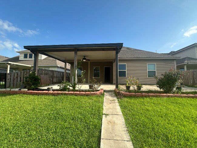 Building Photo - 14221 Bellacosa Ave
