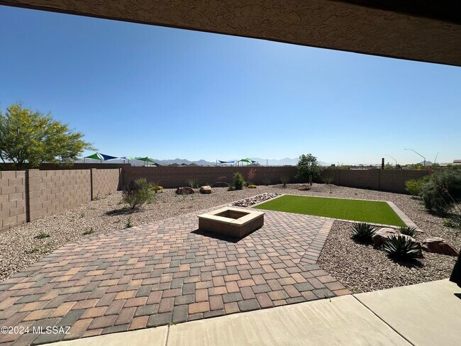 Building Photo - 12474 N Appling Ave