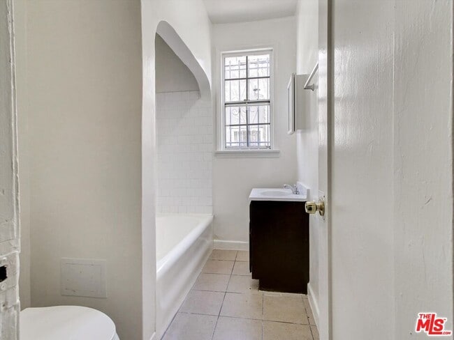 Building Photo - 4222 Hooper Ave.