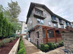Building Photo - Discover Spacious Comfort: Elegant 3-Bed, 3.5-Bath Townhouse in Happy Valley!