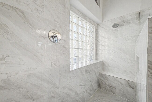 Building Photo - 4309 E Abraham Ln