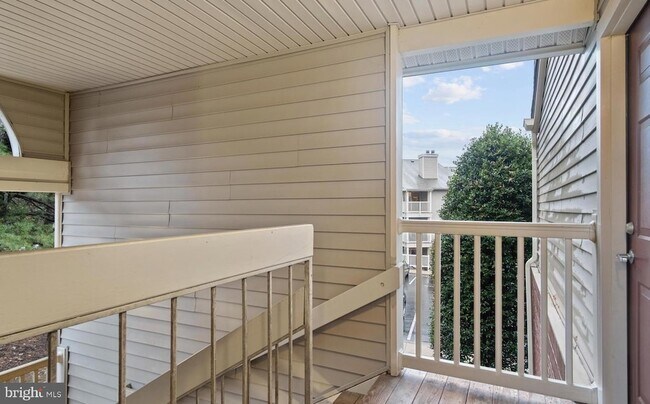Building Photo - 1700 Ascot Way