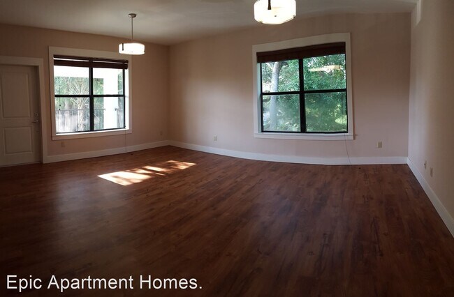 Building Photo - 4905 S Elberon St