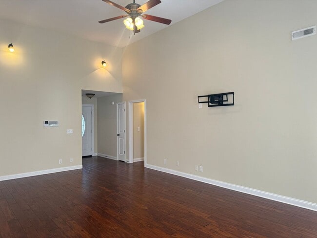 Building Photo - Great Location!! Beautiful Partial Brick H...
