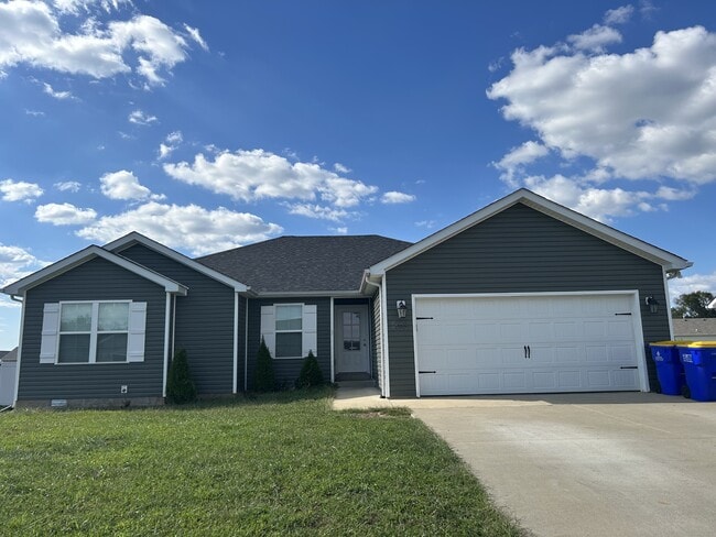 Building Photo - 405 Deluth Dr