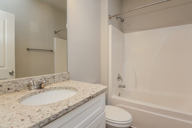 Building Photo - 41 Madaline Ln