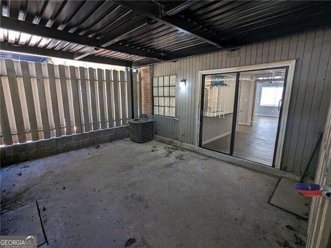 Building Photo - 365 Winding River Dr