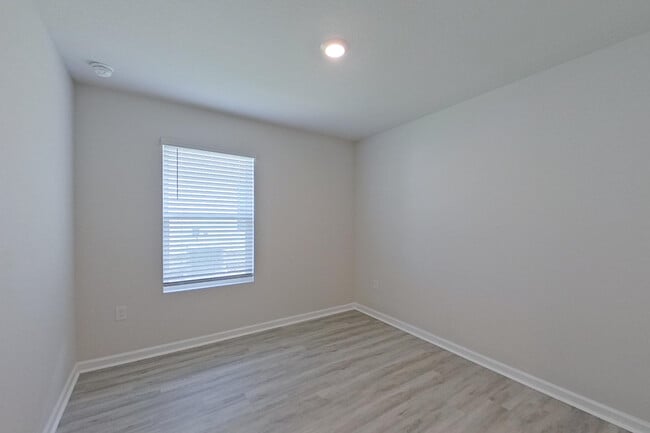 Building Photo - 4678 Malay Cir