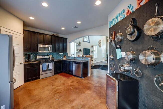 Building Photo - 2101 Rivers Edge Way
