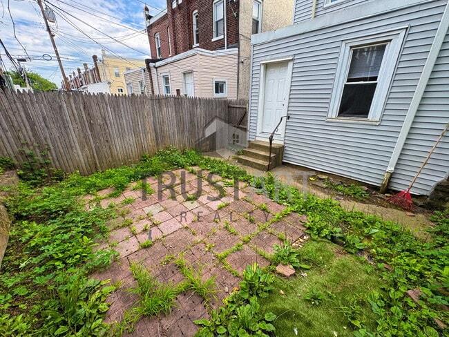 Building Photo - 6650 Vandike St