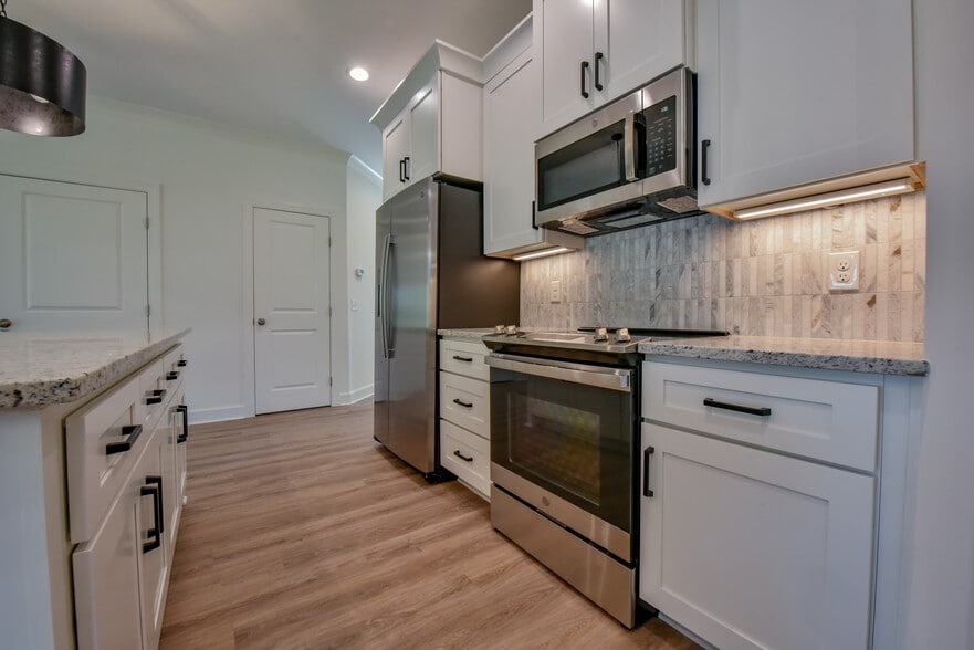 Building Photo - 19 18th St