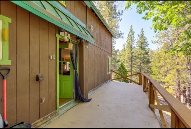 Building Photo - Lovely Home: 2BR+Bonus at Cul-De-Sac in Gr...