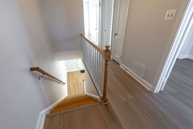 Building Photo - Renovated 3 Bed / 1.5 Bath in Essex | Parking Pad | Available 1/19/2026