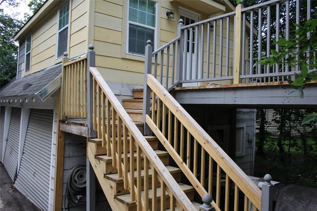 Building Photo - 7540 Ashburn St