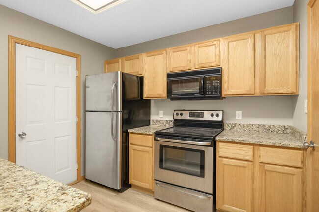 Building Photo - 4415 Naper Bay