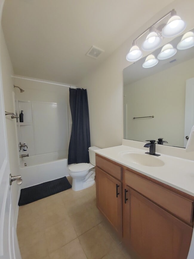 Building Photo - 2919 Berkeley Springs Pl