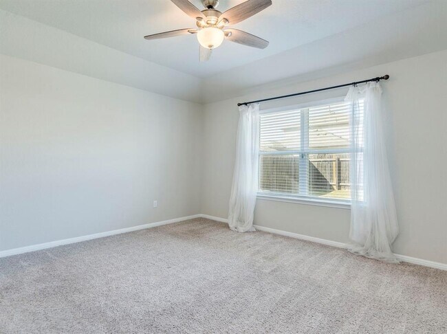 Building Photo - 392 Blue Sage Dr