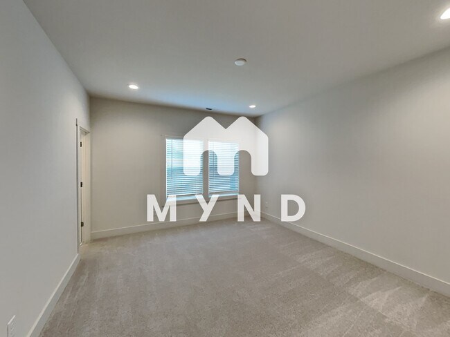 Building Photo - 2600 Mason Circle Unit A