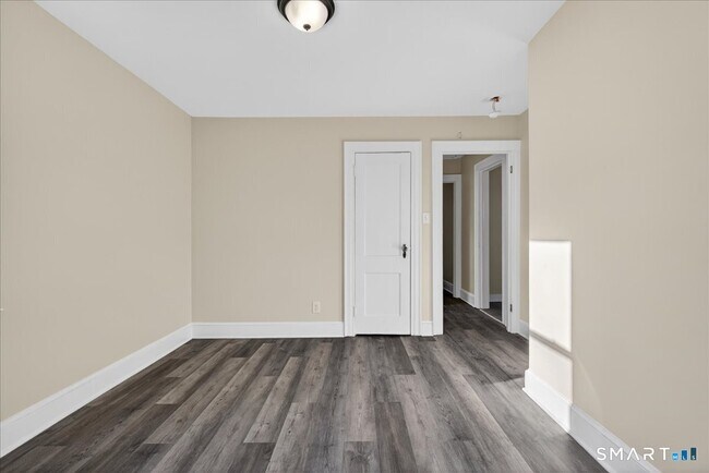 Building Photo - 38 Bristol St