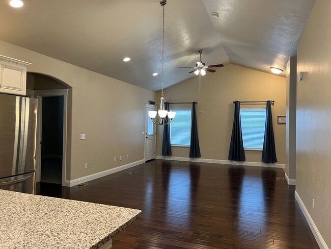 Building Photo - Executive Home In Elko