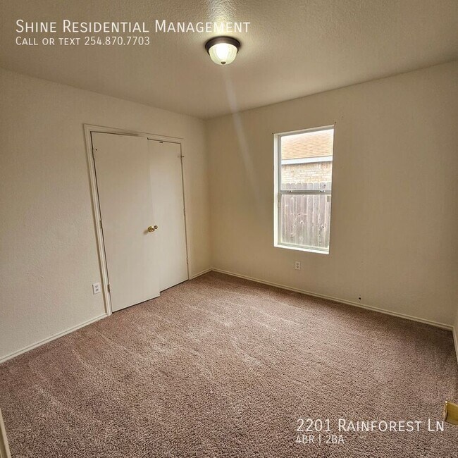 Building Photo - 2201 Rainforest Ln