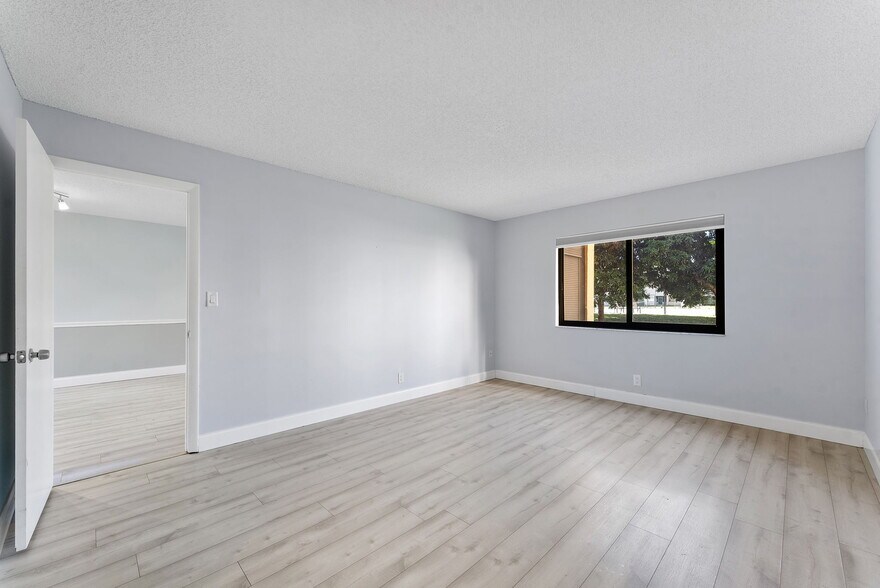 Building Photo - 9370 SW 8th St