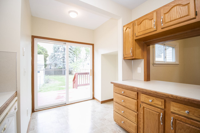 Building Photo - 942 Brinton Dr