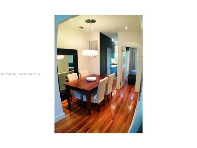 Building Photo - 727 Jefferson Ave