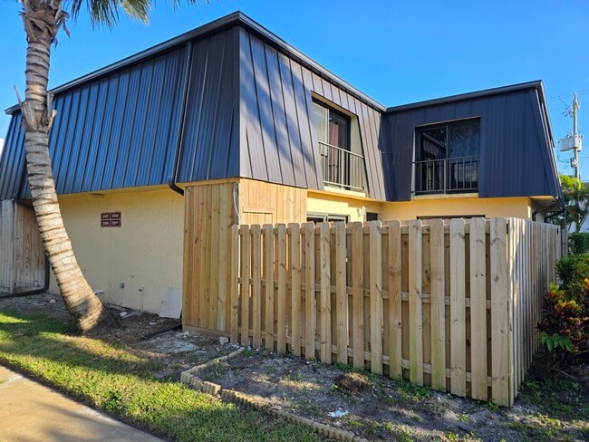 Building Photo - 2359 Waterside Dr