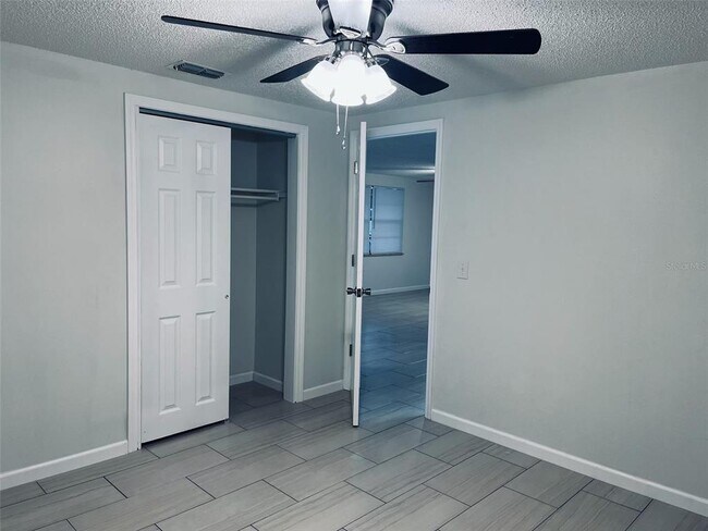 Building Photo - 5323 Satsuma Dr