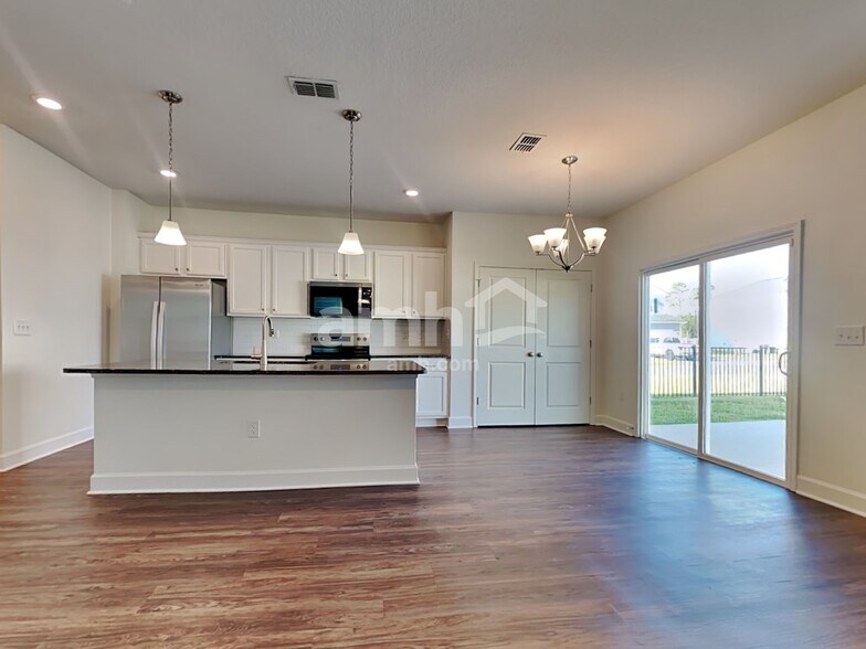 Building Photo - 5780 Hampton Creek Rd