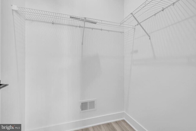 Building Photo - 8102 Donatello Dr