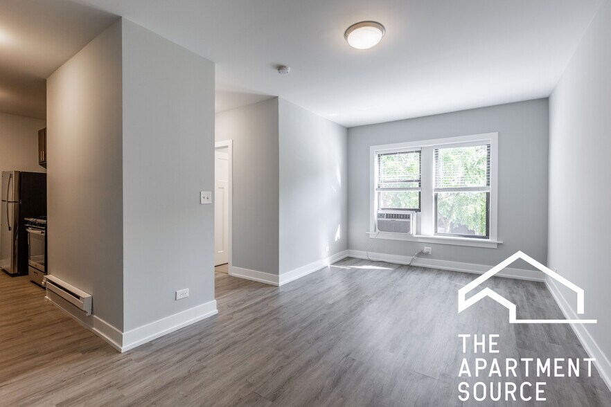 Building Photo - 703 W Brompton Ave