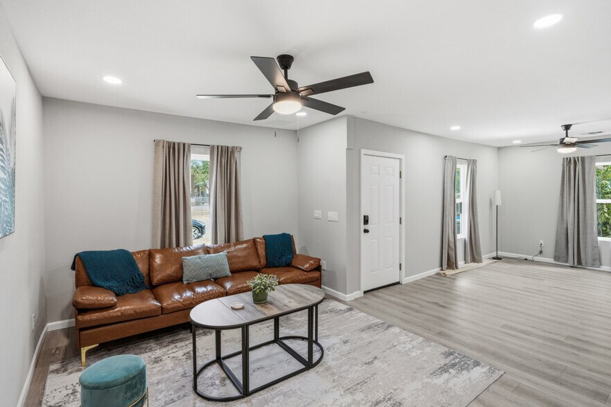 Building Photo - 830 Porter St