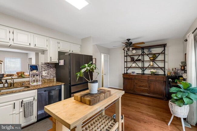 Building Photo - 3964 Forest Valley Rd