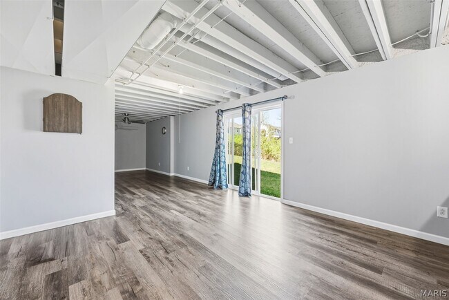 Building Photo - 463 Dusty Brook Dr