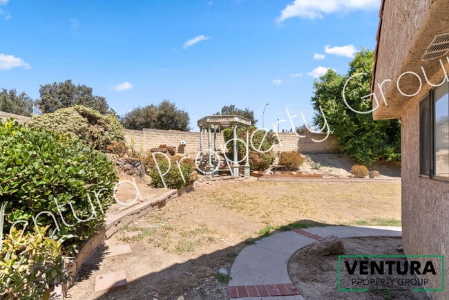 Building Photo - Clean 3-Bedroom, 2 Baths with large yard in Moorpark – Comfort & Convenience Await!