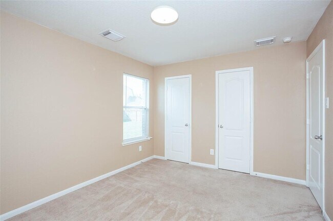 Building Photo - 4722 Silver Spruce Ln