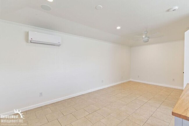 Building Photo - Charming 2Bdm 2Ba Home with Modern ADU in Uptown Phoenix!