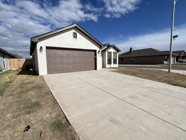 Building Photo - 3611 Urbana Pl
