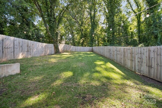 Building Photo - 2507 Marlowe Ave