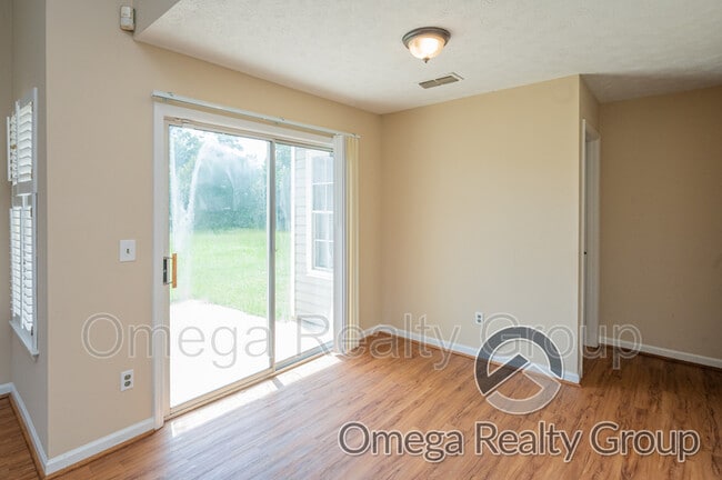 Building Photo - 900 Mister Dr