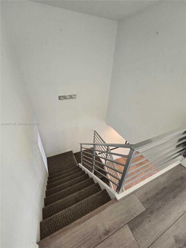 Building Photo - 1145 Doveplum St